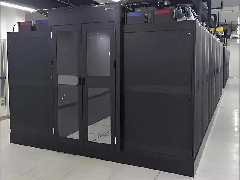 Modulárna skriňa so studenou uličkou